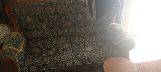  5 طقم كنب للبيع بحالة ممتازة جدا
