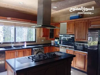  8 فيلا للبيع