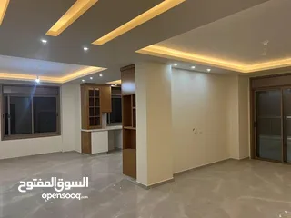  3 شقه للبيع في البالوع قرب بلازا مول