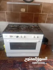  2 غاز للبيع لون ابيض مستعمل خمس عيون