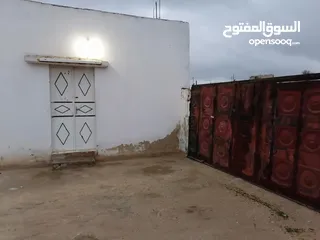  6 بيتين للبيع وبسعر مغري جدا جداامساحة الارظ دونم مساحة كل بيت تقريبا 150+ديوان خارجي +بستان +بير مياه