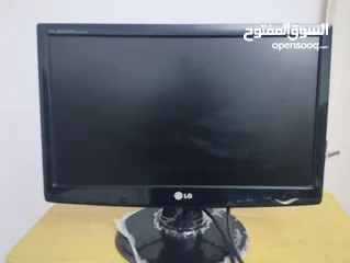  2 شاشة كمبيوتر ال جي بحال الوكالة للبيع