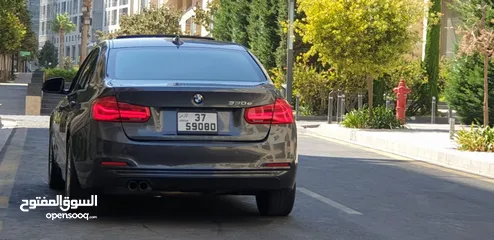  2 BMW 330e 2017