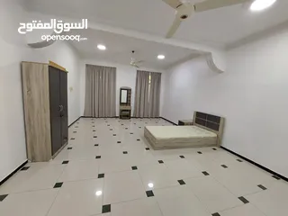  6 غرفة واسعة بالدور الأرضي مع مطبخ تحضيري خاص بالغرفة بالقرب من مستشفى السلطاني