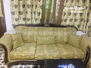  1 طقمين كنب بحالة جيدة