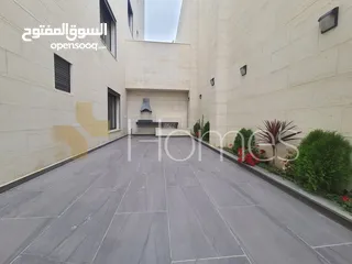  3 شقق مع حديقة للبيع في رجم عميش بمساحة بناء 221م