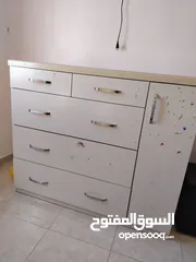  6 تخت عدد 2 واحد بصندوق مع بيرو وكمودينه