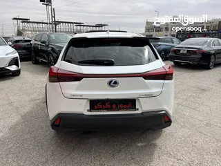  6 ليكزس UX300e كهربائية اعلى اضافات 2021
