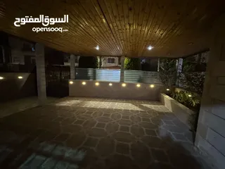  7 شقة أرضية سوبر ديلوكس مع ترس وكراج خاص منطقة جميله وقريبة من الأسواق والخدمات 3 مداخل
