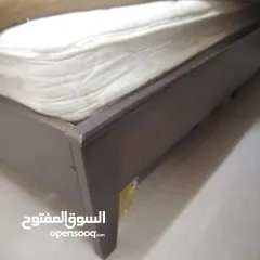  5 تخت مجوز للبيع