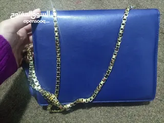  14 Salvatore Ferragamo bag made of soft leather, made in Italy  حقيبة سلفاتوري فيراغامو مصنوعة من الجلد