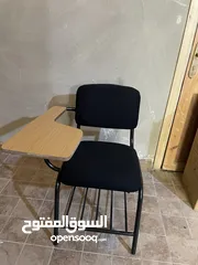  1 كرسي محاضرات للبيع بسعر حرق  الكمية 70 كرسي  لون اسود فقط  جديد غير مستعمل