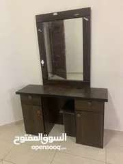  2 طقم اثاث فندقي خشبي مستعمل