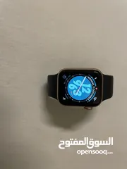  2 Apple watch series 4