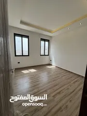  19 بالاقساط ارضية مع مدخل خاص في اجمل مناطق مرج الحمام و بتشطيب حديث و مميز