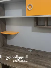  2 مكتب دراسي للبيع مستعمل بحاله جديد سبب البيع ضيق المكان سعرو 120د و رح ابيعو 50د لا يوجد فيه اي شخط