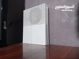  1 xbox one s للبيع