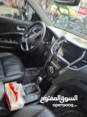  1 سانتافي 2014 لون ابيض 4*4 ماتور 2000 ديزلكاش 73000 ممكن دفعه لا تقل عن 40000 وشكات مع فرق بالسعر