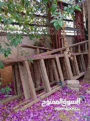  3 سقاله وسلالم وماتور كهرباء وقبان للبيع