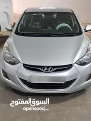  1 هونداي افانتي MD 2011 بنزين اصلي ... لون سلفر للبيع ..قابل للبدل على هايبرد