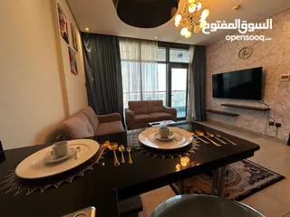  5 للايجار شقه راقيه مفروشه مع الكهرباء والانترنت فتح إلكتروني برج جديد  في الحوره وتشمل جميع الخدمات