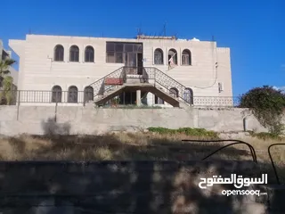  2 منزل للبيع " بسعر الأرض"