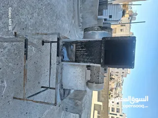  10 مصعد صناعي من 500 كغم  _ 1000 كغم شغال بحاله جيده استعمال خفيف/وتربين إيطالي 10حصان بحاله جيدة.