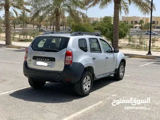  6 Renault Duster 2017 (Silver)