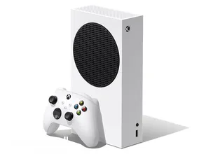  3 Xbox Series S + يدتين + 5 ألعاب – بحالة ممتازة