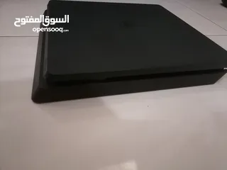  1 بلايستيشن PS4 سلم مستعمل مع يد تحكم اصلي