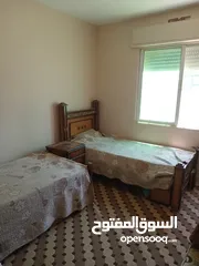  2 شقتين ارضي 70+70مترللبيع او بدل تكسي عمان