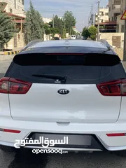  14 كيا نيرو موديل  2019 للبيع  فل كامل ما عدا الفتحة  استعمال شخصي السيارة لا ينقصها شيء تبارك الرحمن .