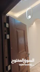  18 شقة مساحة 220م مميزة جداً للبيع طابقية كل طابق شقة / اسكان المهندسين مقابل منطقة حي الصحابة