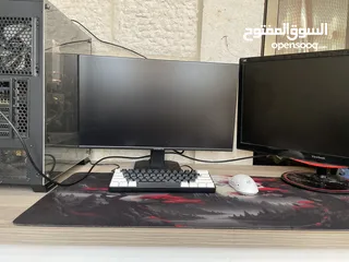  2 Pc للبيع مع شاشتين وماوس وكيبورد وسماعه