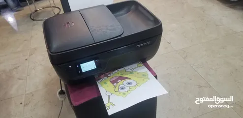  5 طابعة ملونة ويرلس hp مع سكانر وحبر جديد