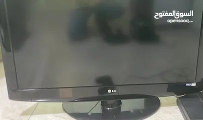  1 شاشة  LG 37LH20R مستعملة بحالة ممتازة تدعم جودة 720p مع مداخل HDMI