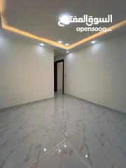  11 شقق للبيع غير مسكونة معفية من رسوم التنازل