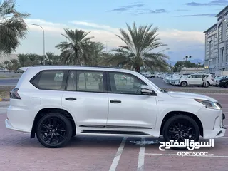  9 لكزس الدفع الرباعي LX570 2019