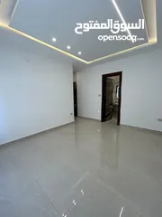  3 طابق ارضي مع ترس في البنيات قرب مدارس الحصاد تشطيب سوبر ديلوكس