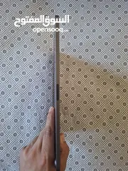  4 IPad Air 5 بحالة الوكالة ، تحت الكفالة ،جميع أغراضه