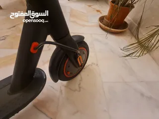  8 سكوتر كهرباء شاومي مستعمل شهر خفيف جدا بمواصفات عاليه