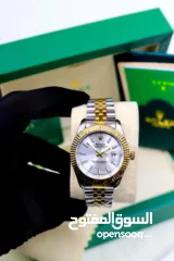  3 ساعات رولكس العالمية  مختومة   تشمل  : العلبة المتوفرة بالصورة  الاوراق كامله