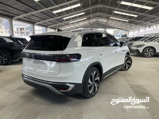  2 Volkswagen Electric ID.6 PUER + 2022 مستعمل بحالة الوكالة