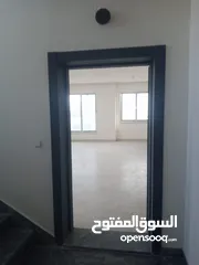 12 شقه اخير مع روف للبيع في عبدون - ref:14681