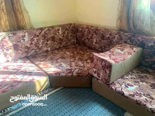  2 فرش للبيع موجود بأريحا بسعر جيد