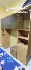  2 بوفيه خشب برفوف زجاجية بحالة ممتازة