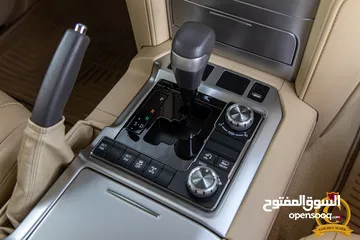  9 Toyota Land Cruiser 2017 Gx-r V8  السيارة بحالة الوكالة و قطعت مسافة 80,000 كم