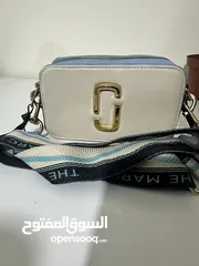  8 شنتة مارك جاكوب ماستر كوبي مختمة كامل لون بيج مع أزرق فاتح وأسود Marc jacobs bags high master copy