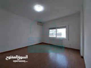  6 شقة طابق اول في عبدون قرب الملكية الاردنية للايجار مساحة الشقة 225 متر مربع.