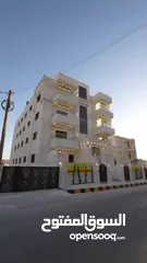  16 شقة شبه أرضي للبيع في مشروع الصفوة – مدخل وكراج مستقل (مساحة داخلية واسعة 200م2 +  خارجية 250م )